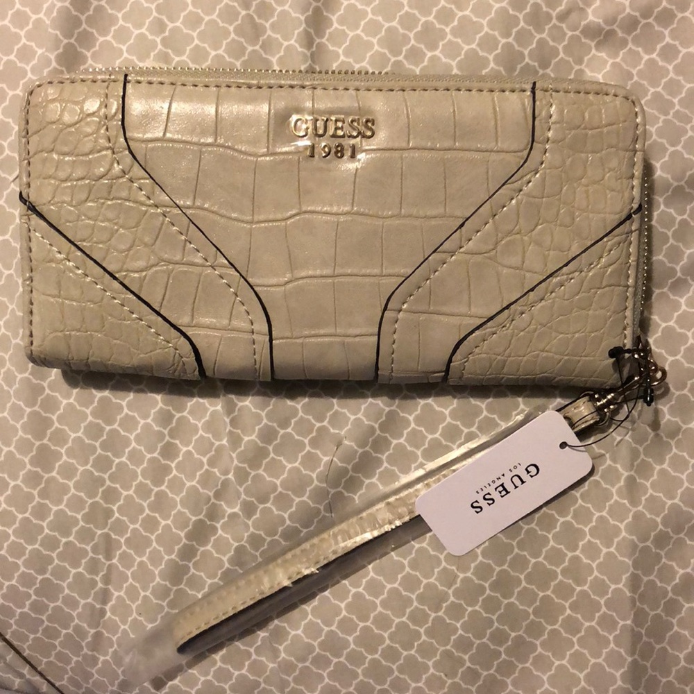 NWT: GUESS ISLINGTON GREY WALLET / WRISTLET